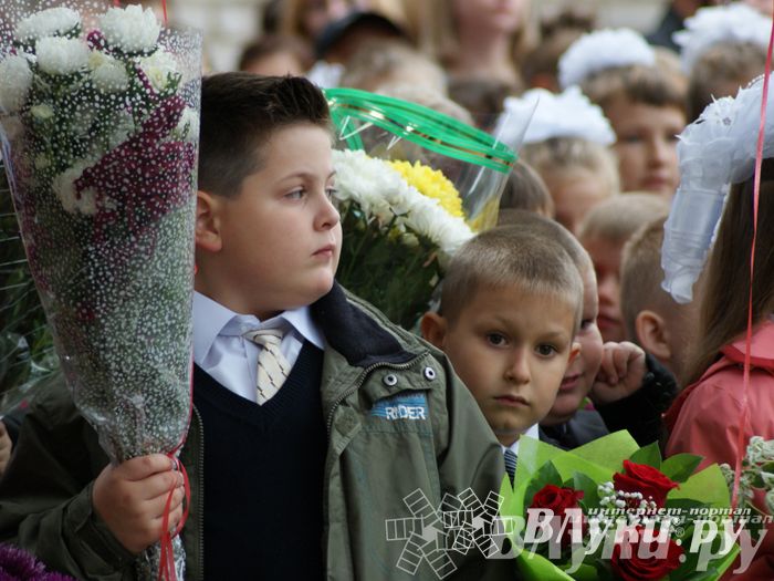 Школы города отметили 1 сентября (фото)