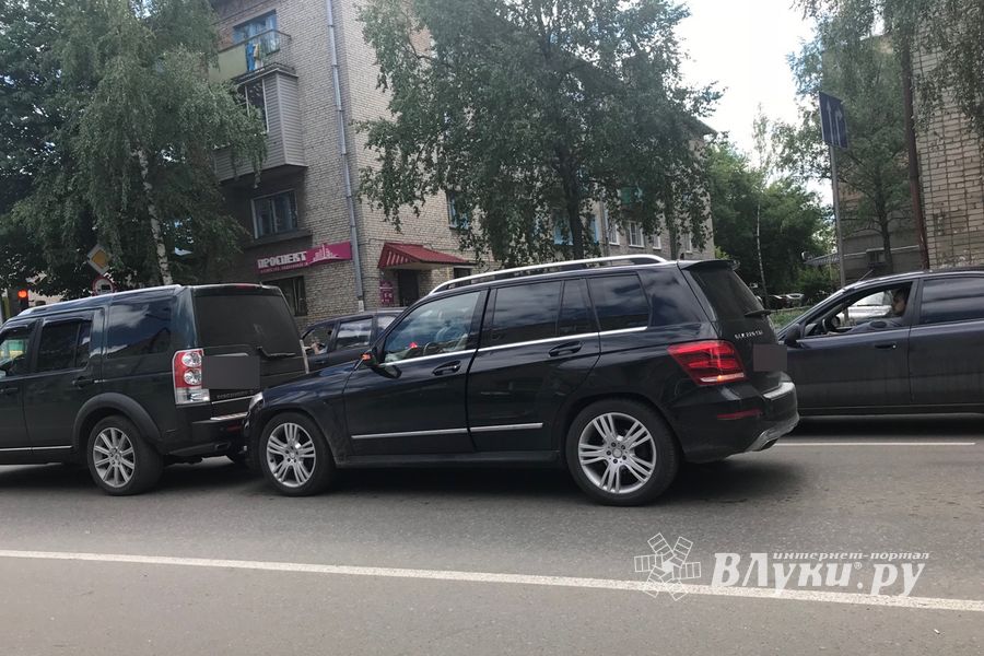 В Великих Луках произошло ДТП (ФОТО)