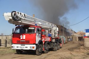 В Великих Луках горит склад(ФОТО)