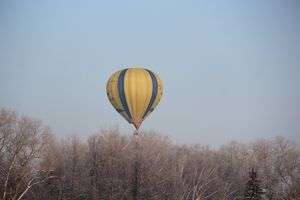 Над Великими Луками взлетели «Яблоки на снегу» (фото)