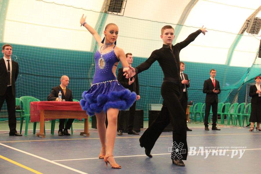 В Великих Луках прошел турнир по спортивным бальным танцам (ФОТО)