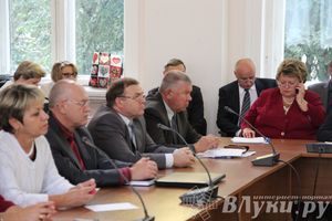 В Великих Луках 68% расходов бюджета приходится на финансирование учреждений социальной сферы (фото)