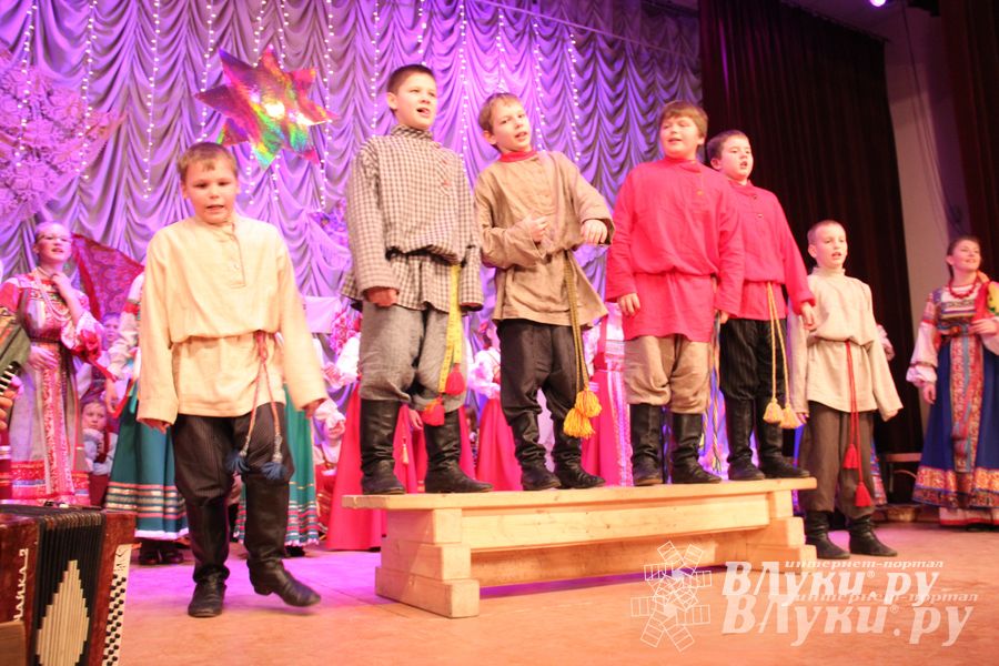  Рождественский концерт ансамбля «Заряница» прошел в Великих Луках (фото)