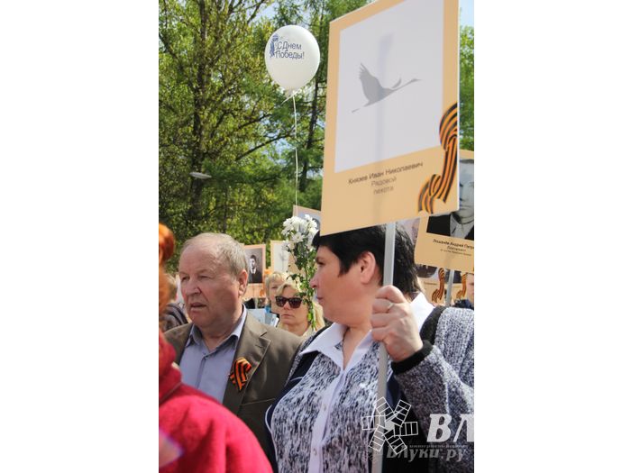 Парад Победы в Великих Луках (фото)