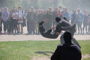 Спецназ «разгромил» на Дятлинке «банду»