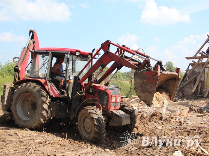 Здесь будет въезд на путепровод (ФОТО)
