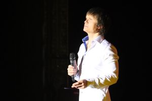 В Великих Луках состоялся концерт Артура (фото)