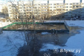 В Великих Луках «уплыл» каток