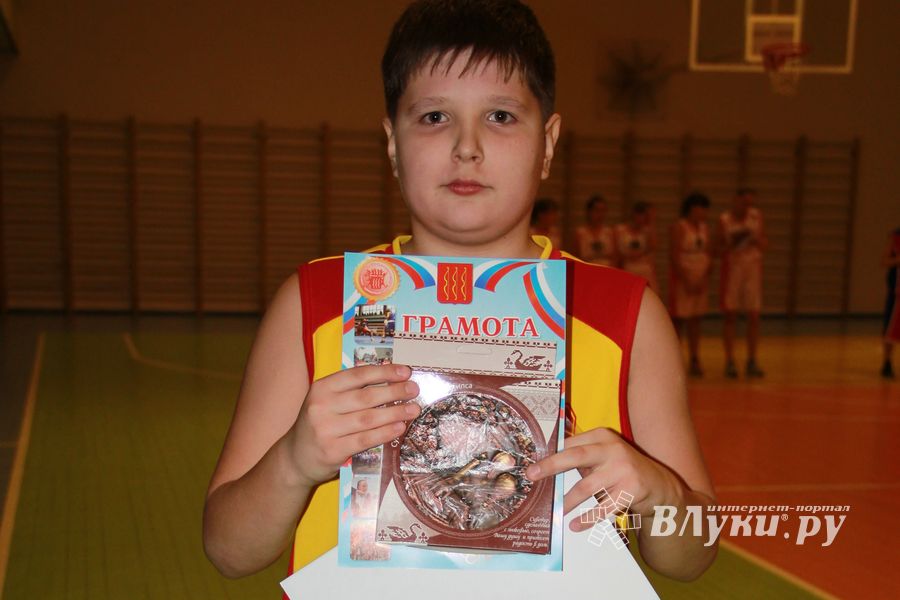 Великолукские баскетболисты стали победителями междугородних соревнований по баскетболу