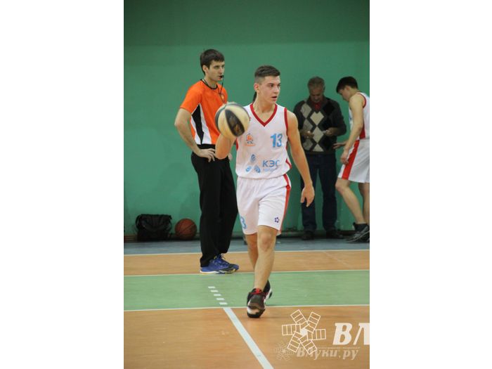 В Великих Луках прошли финальные игры муниципального этапа «КЭС-Баскет» (фото)