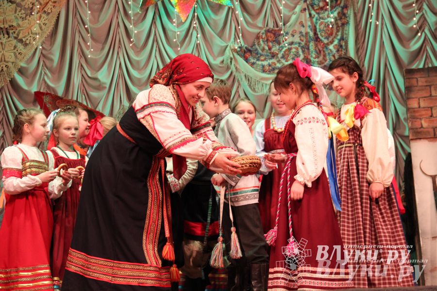  Рождественский концерт ансамбля «Заряница» прошел в Великих Луках (фото)