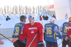 Великолукский хоккей: много забитых шайб и немного потасовок и разбитых лиц (фото)