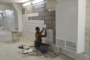 В Великих Луках завершается ремонт бассейна (ФОТО)