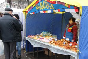 Митинг и праздничные гуляния в Великих Луках (ФОТО)