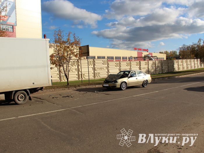 Пр-т Октябрьский не поделили великолучанин и пскович (ФОТО)