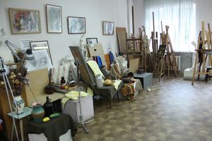 В Великих Луках ремонтируют детскую художественную школу (ФОТО)