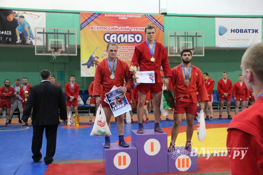 Самбисты поборолись на крупном турнире в Великих Луках (ФОТО)