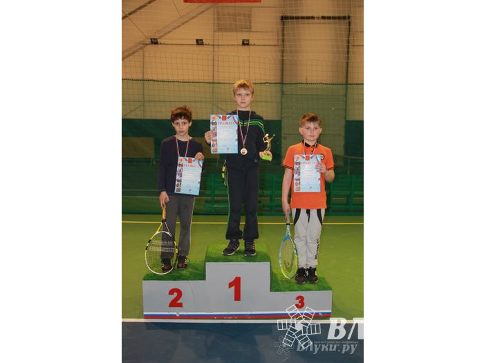 В Великих Луках прошло Первенство по большому теннису (фото)