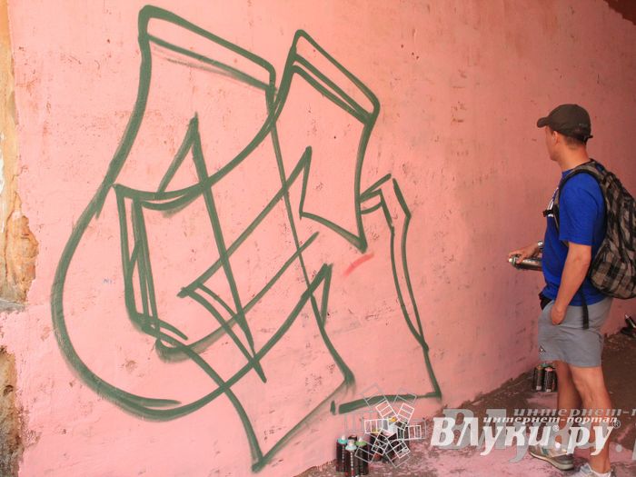 В Великих Луках прошел городской конкурс «Граффити — новый взгляд»