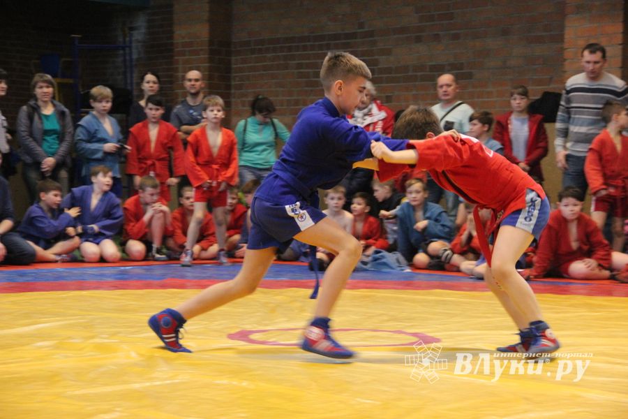 В Великих Луках прошли соревнования, посвященные памяти героев 6-й роты (ФОТО)