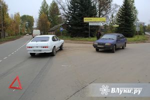 Пешеходный переход на развилке улиц Матвея Кузьмина-Малышева. Быть или не быть?