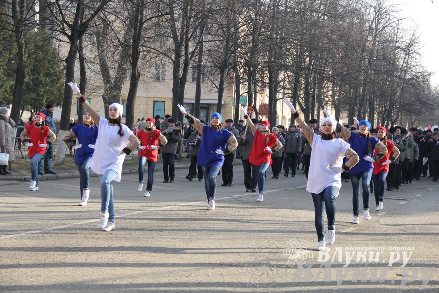 В Великих Луках состоялся торжественный митинг в честь Дня народного единства (ФОТО)