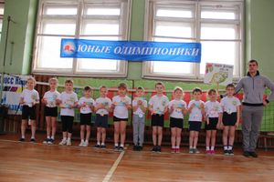 В Великих Луках стартовали спортивные соревнования среди дошколят «Юные олимпионики»