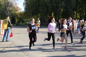 Легкоатлетический осенний кросс прошел в Великих Луках (фоторепортаж)