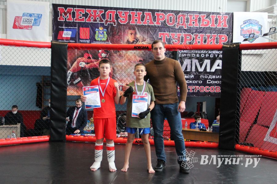 В Великих Луках прошел кубок по смешанному боевому единоборству (ФОТО)