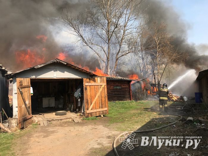 Пожар в проезде Нелидовском (ФОТО; ВИДЕО)