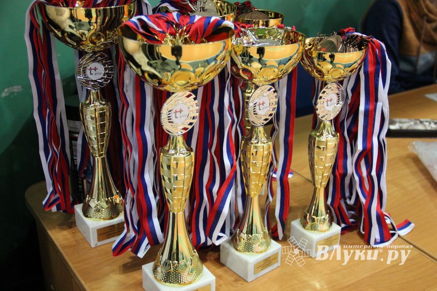 Лицеисты стали абсолютными чемпионами школьной баскетбольной лиги Великих Лук (ФОТО)