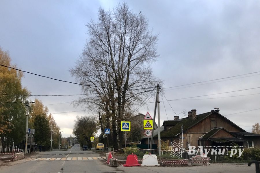 Перекрёсток улиц Дружбы и Глинки частично закрыт (ФОТО)