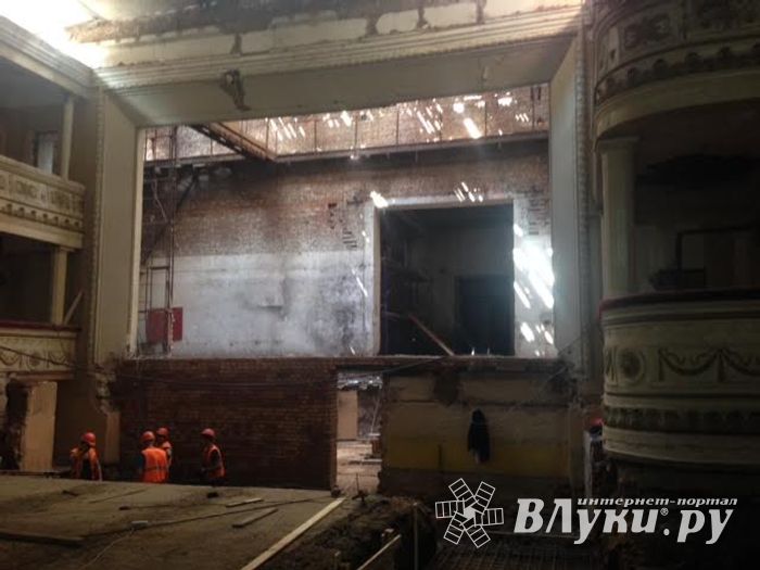 Андрей Тучак посетил Драматический театр в Великих Луках (ФОТО)