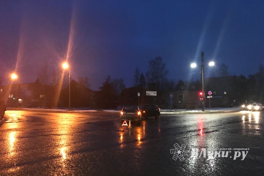 ФОТОФАКТ: Утреннее ДТП на Дружбе (ФОТО)