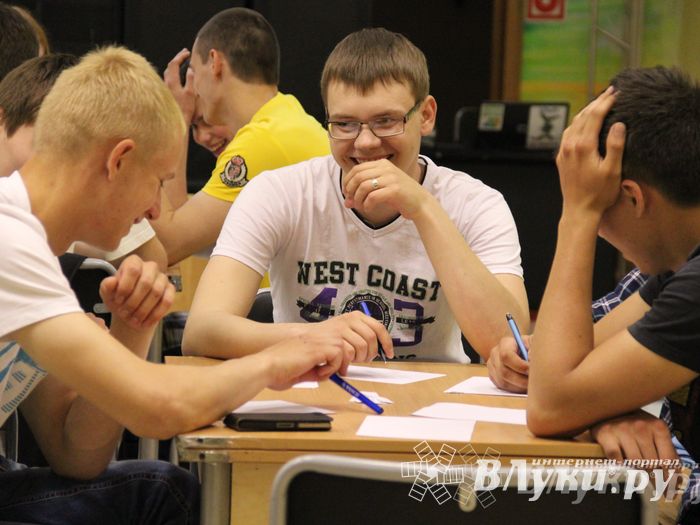 В Великих Луках прошла финальная игра «Что? Где? Когда?» (фото)