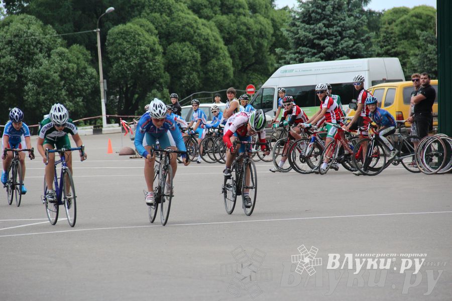 Гонка-критериум по велосипедному спорту