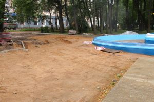 В Великих Луках сажают, стригут и красят (ФОТО)