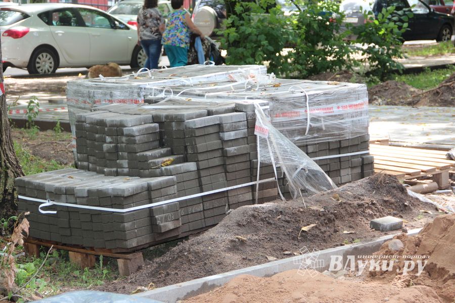 Великие Луки: краски, парки и «движение затруднено» (ФОТО)