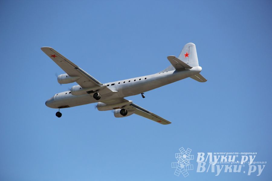 В Великих Луках прошел Фестиваль авиамодельного спорта (фото)