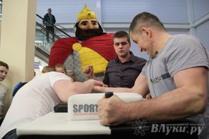 В ТЦ «Апельсин» прошла весенняя ночь распродаж