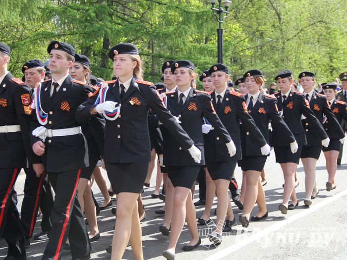 Парад Победы в Великих Луках (фото)