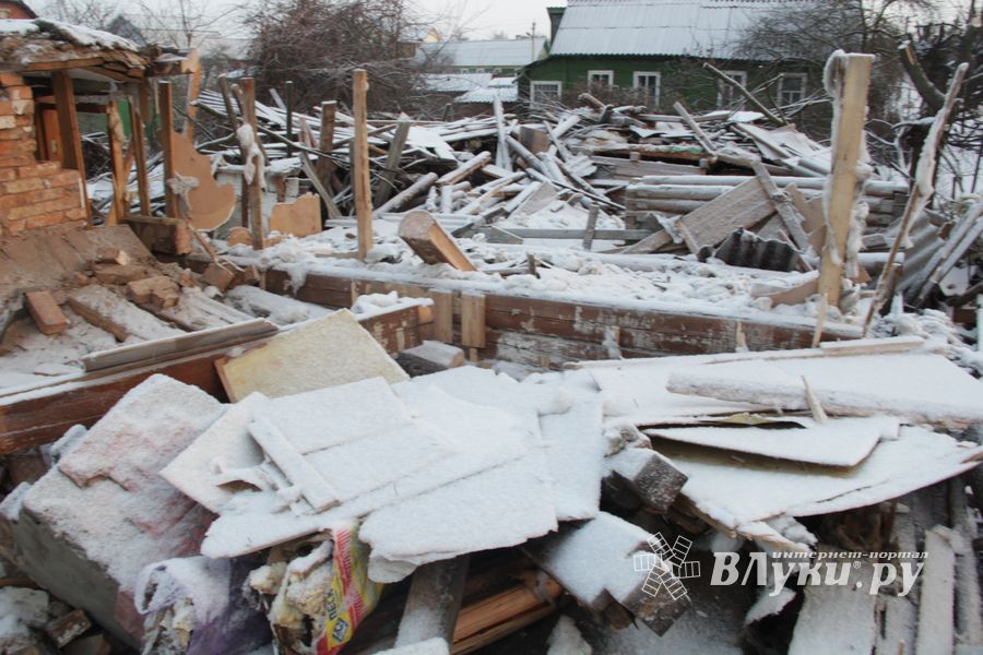 В Великих Луках продолжается расчистка местности для строительства путепровода (ФОТО)