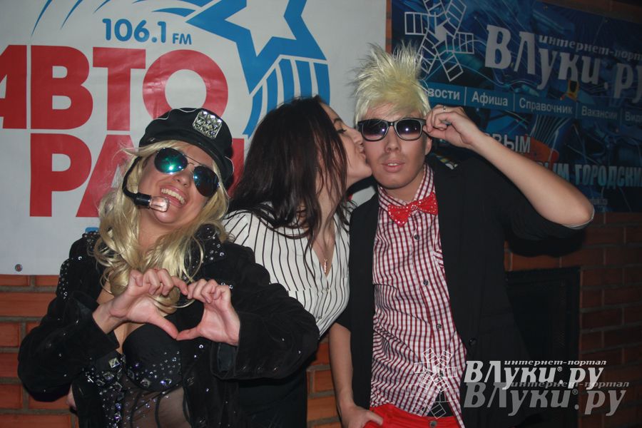 Радиостанции «Авторадио Великие Луки» и «Европа Плюс Великие Луки» отметили свой профессиональный праздник (фото)