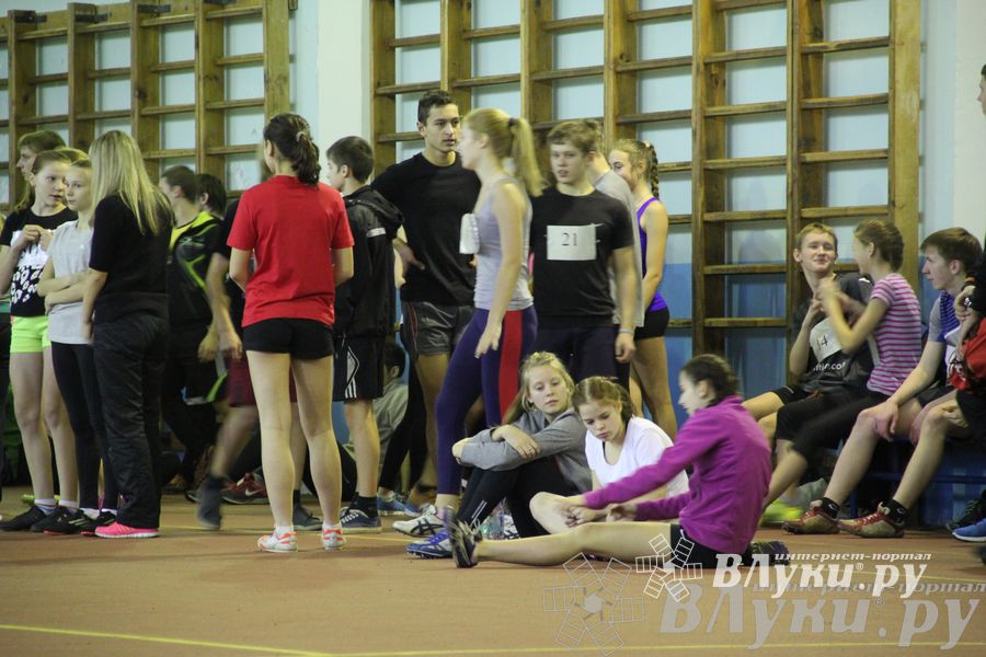 В Великих Луках прошли соревнования по легкой атлетике (фото)