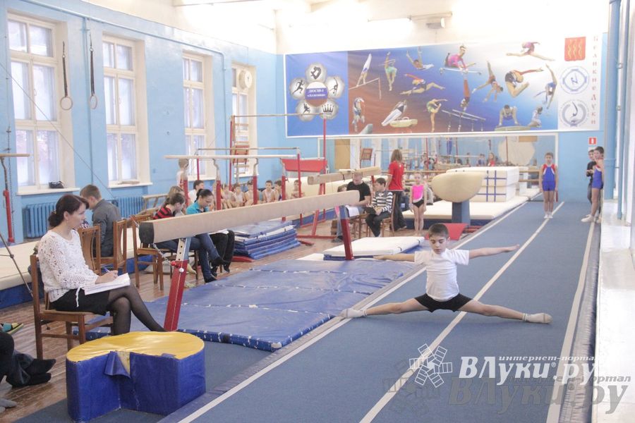 Соревнования по гимнастике посвятили освобождению Великих Лук