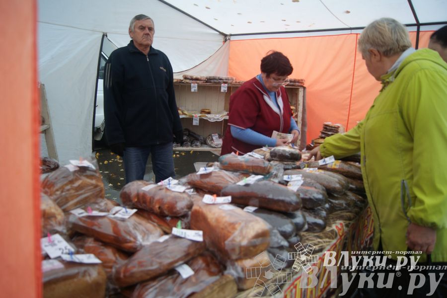 ​Универсальная торговая ярмарка «Осень – 2014» состоялась  в Великих Луках