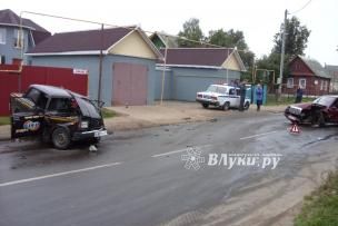 В Великих Луках гаишник, устроивший аварию с такси, пойдет под суд (ФОТО)