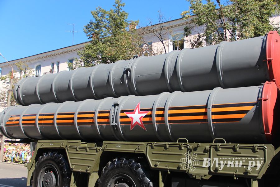 Военный парад в Великих Луках, часть II (ФОТО)