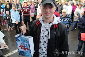 В Великих Луках прошла «Весенняя автоярмарка Великие Луки — 2015» (фото)