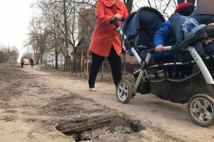 «Дырявый» мост на Винатовского-Тимирязева — ремонта ждать (ФОТО)